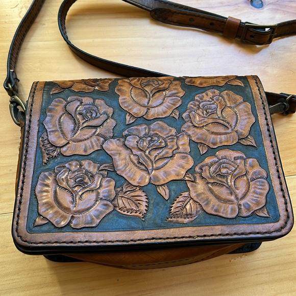 Tooled leather rose floral bag - Picture 3 of 8
